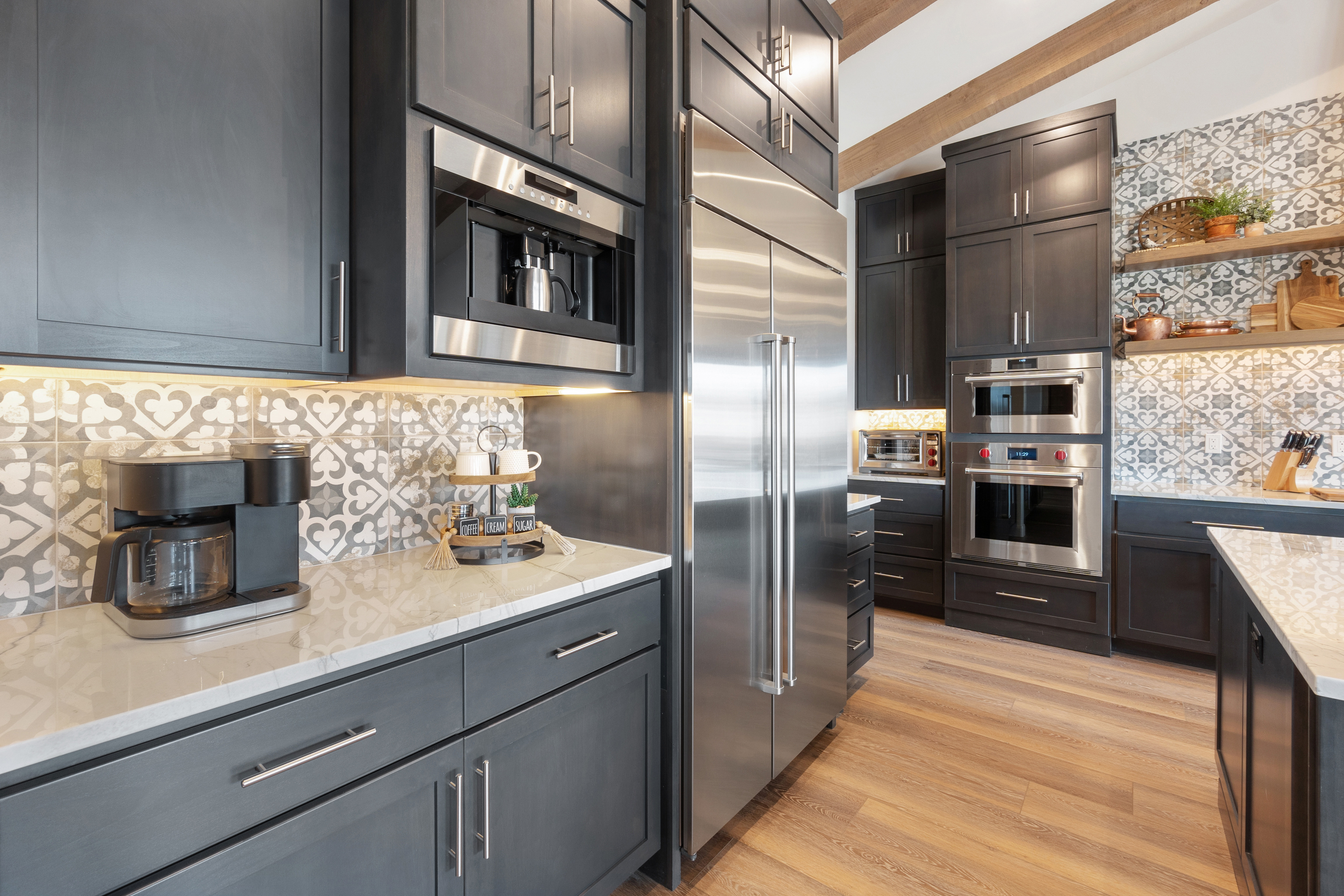 Appliance wall detail
