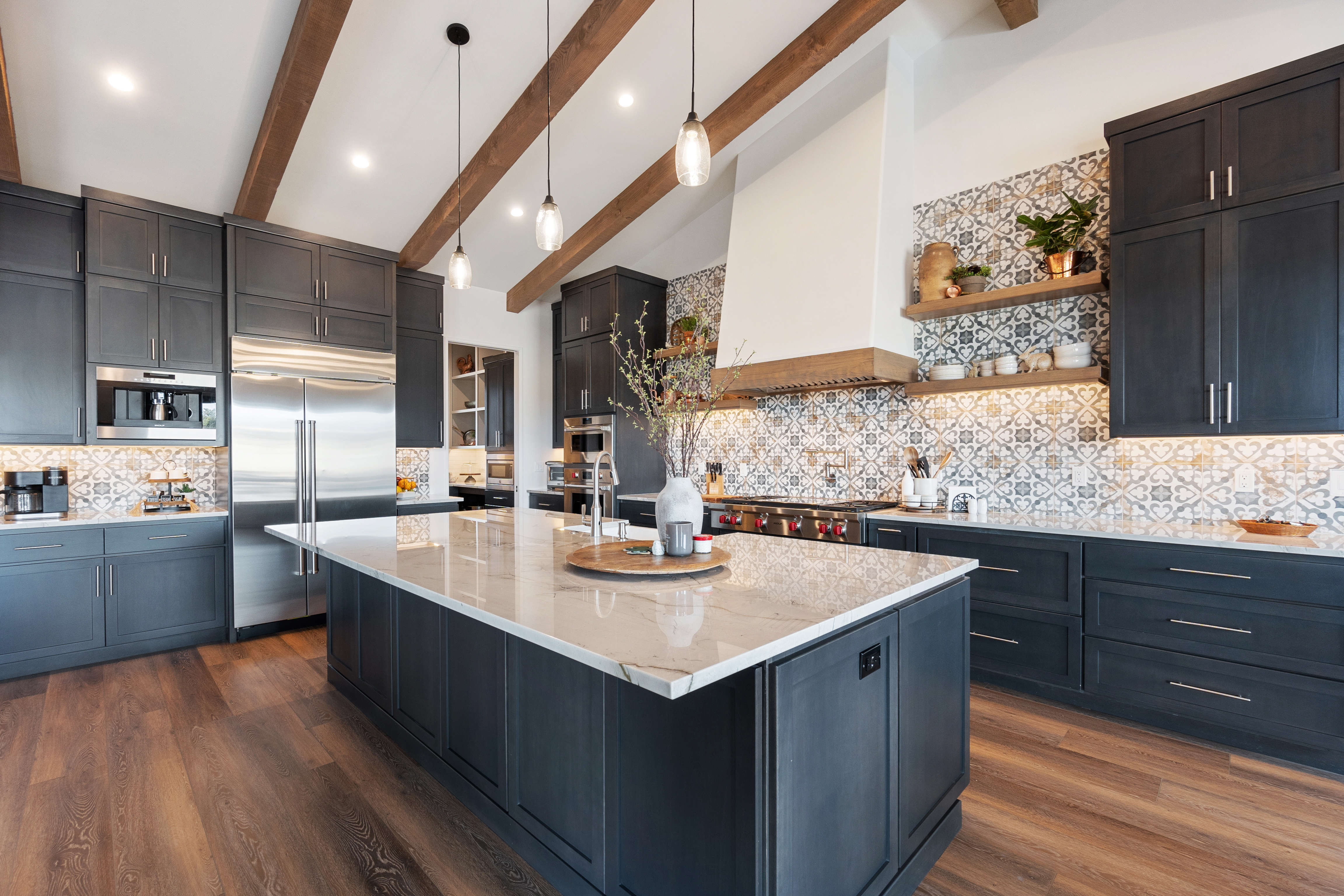 Dark shaker kitchen