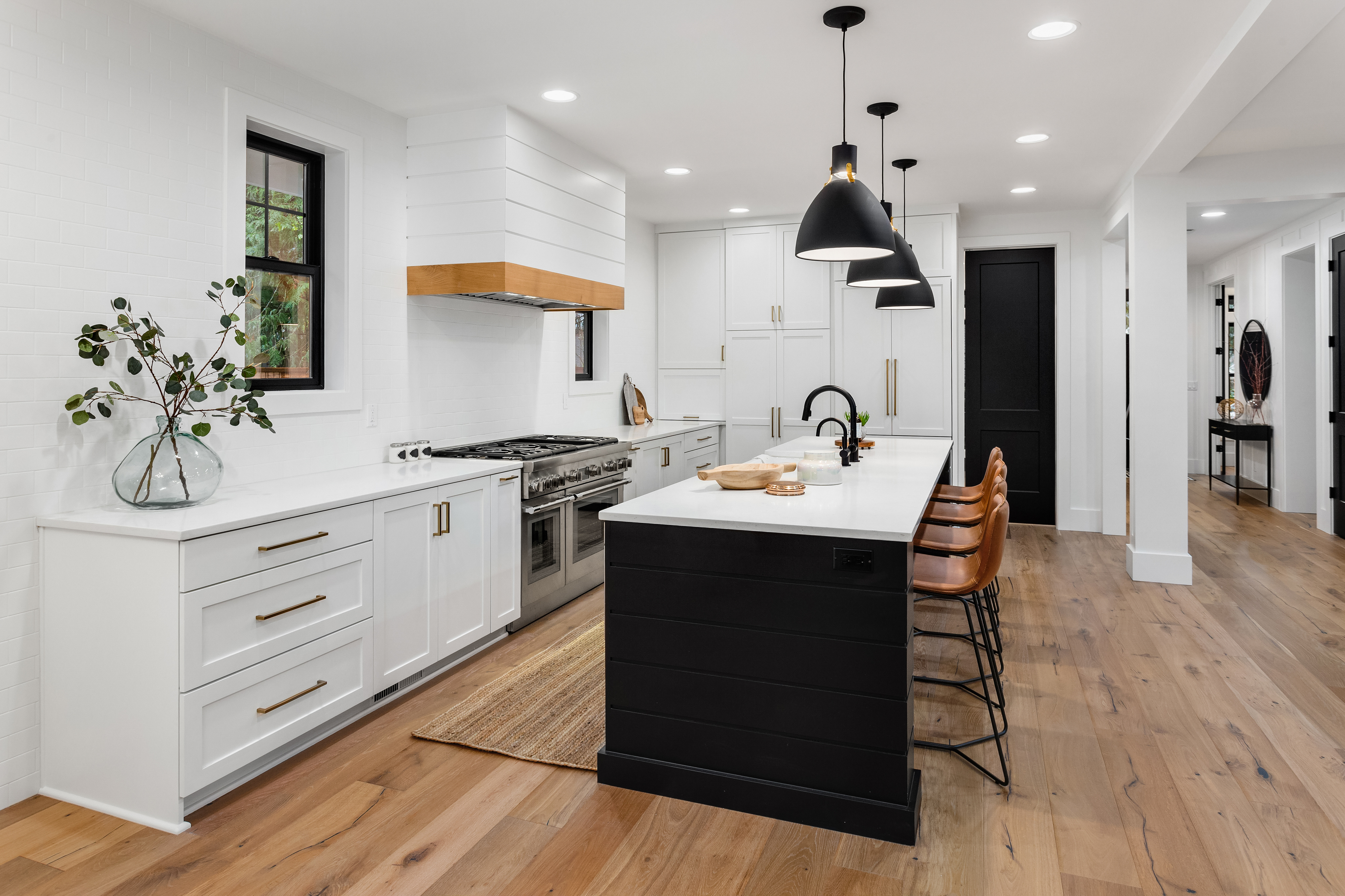 White shaker kitchen
